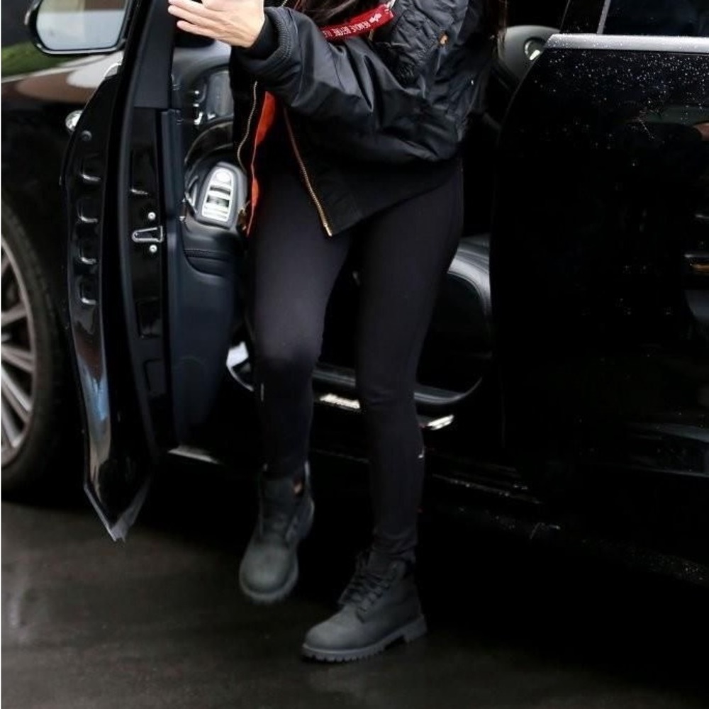 Women’s Timberland boots- black